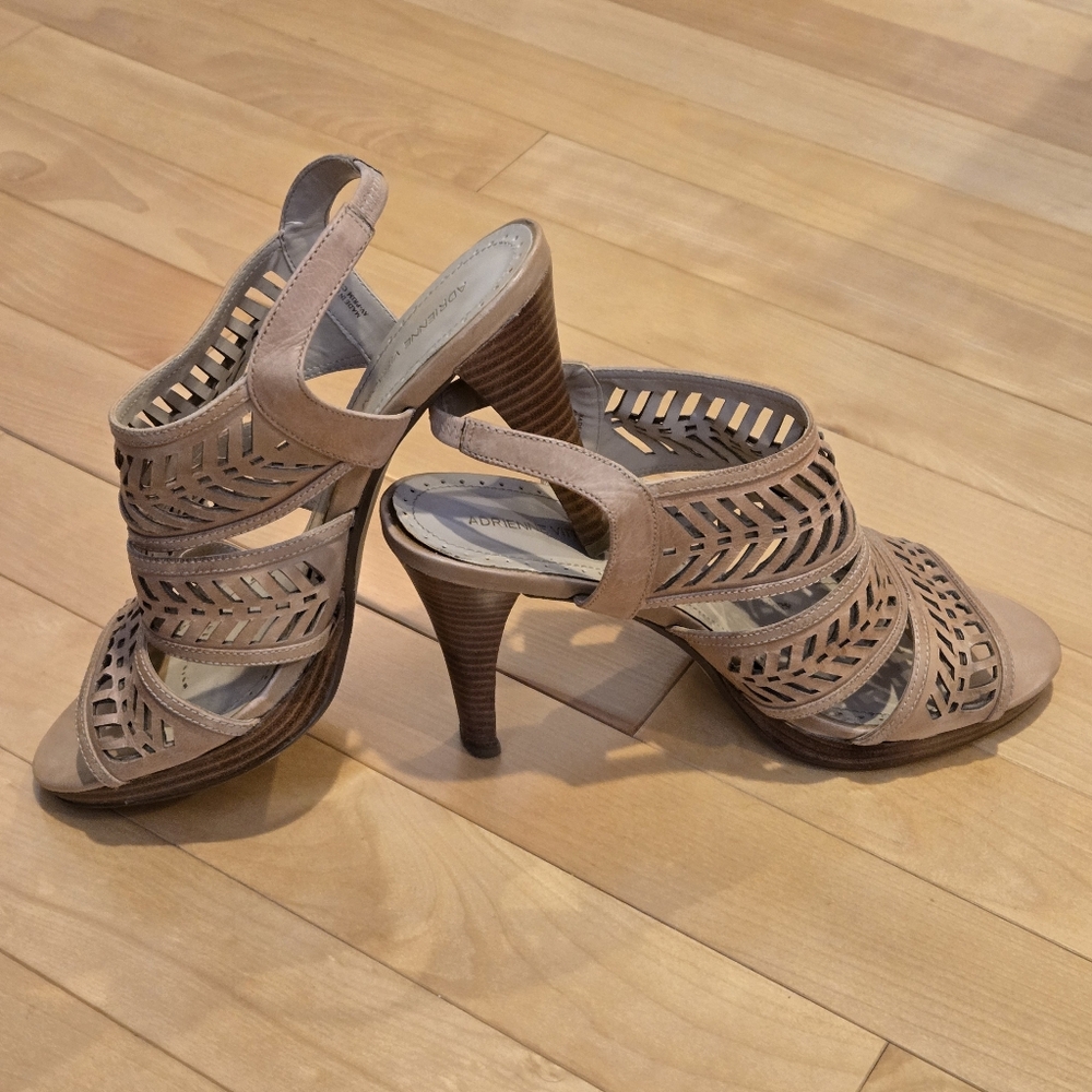 Adrienne Vittadini Tan Leather Laser Cut, Slip-back Open-toe 4" Heels, Size 10